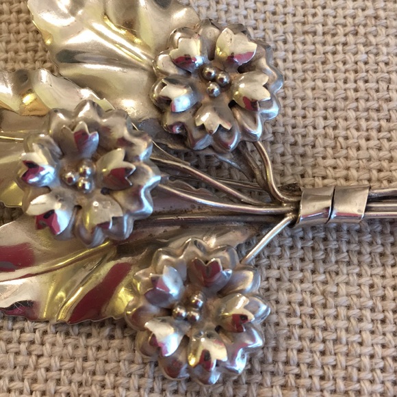 Vintage Sterling Silver Floral Bouquet Flower Pin - Picture 9 of 14
